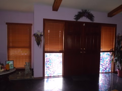 Horizontal blinds providing adjustable light control in St. Augustine